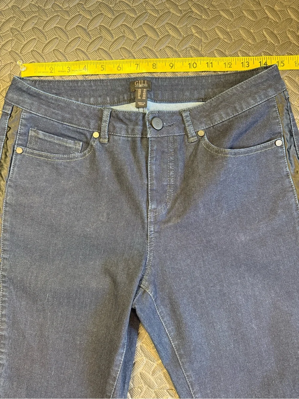 G.I.L.I. Dark Blue Jeans Black Tuxedo Stripe Size 10 Slim Straight